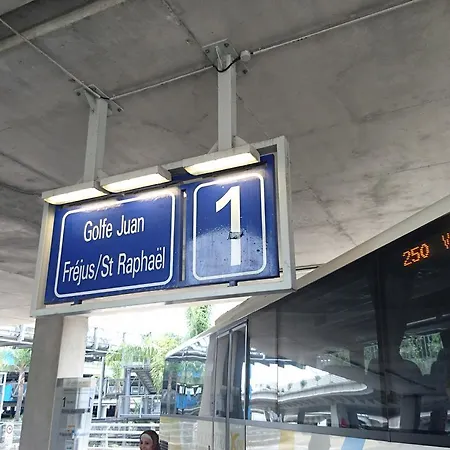 Bijou * Ζουάν λε Πιν